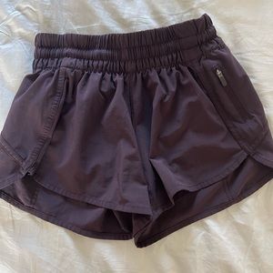 LULULEMON TRACKER SHIRT 4 INCH